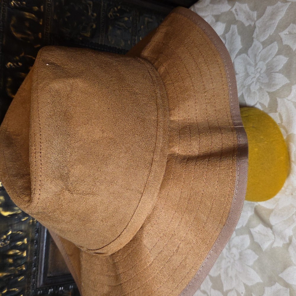 Collection 18 Hat - Picture 2 of 5